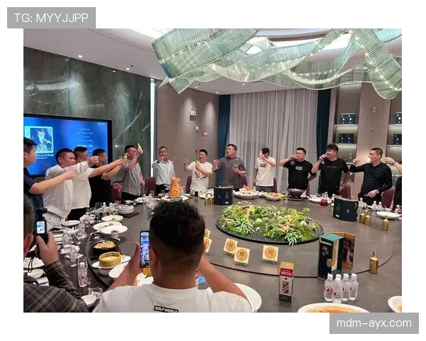 熊朝忠居然连个普通周末都能安排得像明星大秀场？开什么豪车还带这么多人！